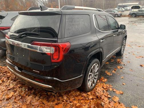 2022 GMC Acadia Denali