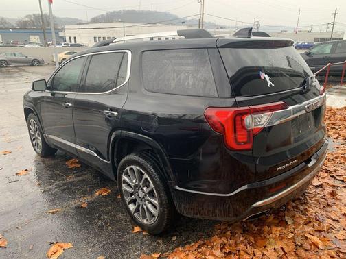 2022 GMC Acadia Denali