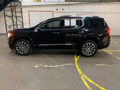 2022 GMC Acadia Denali