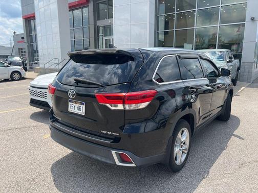 Midnight Black Metallic 2018 Toyota Highlander Limited