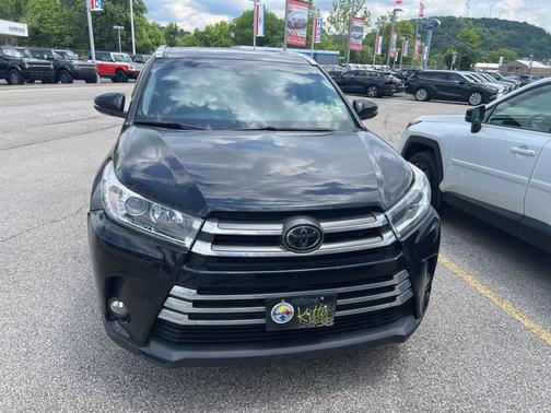 Midnight Black Metallic 2018 Toyota Highlander Limited