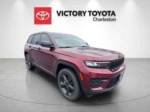 Velvet Red Pearlcoat 2025 Jeep Grand Cherokee Altitude
