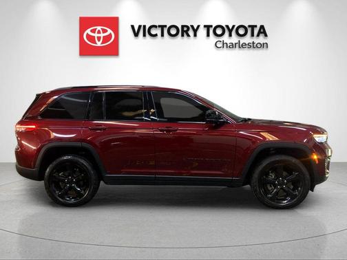 Velvet Red Pearlcoat 2025 Jeep Grand Cherokee Altitude
