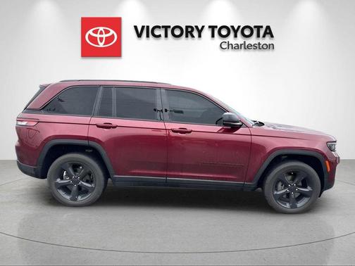 Velvet Red Pearlcoat 2025 Jeep Grand Cherokee Altitude