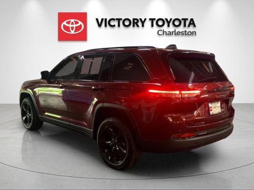 Velvet Red Pearlcoat 2025 Jeep Grand Cherokee Altitude