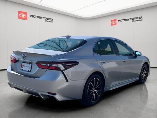 2024 Toyota Camry Hybrid SE