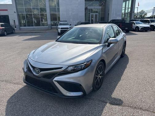 2024 Toyota Camry Hybrid SE