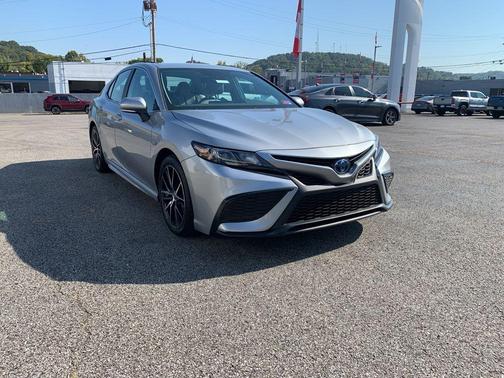 2024 Toyota Camry Hybrid SE
