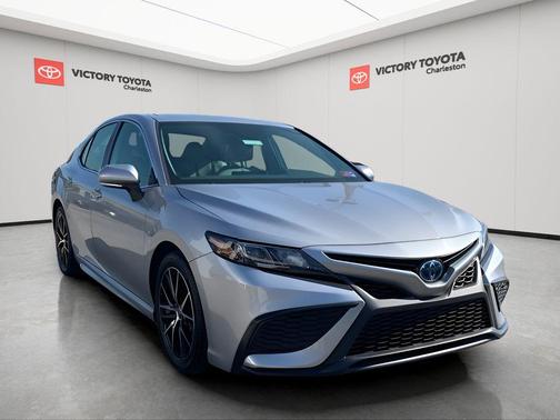 2024 Toyota Camry Hybrid SE