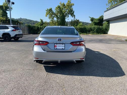 2024 Toyota Camry Hybrid SE