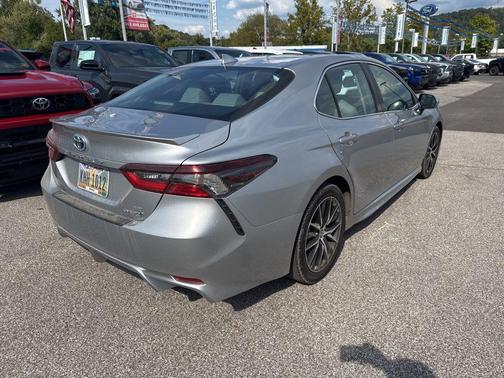 2024 Toyota Camry Hybrid SE