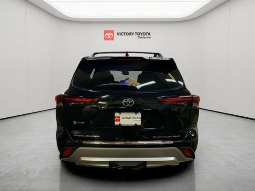 2025 Toyota Highlander Platinum