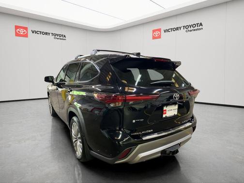 2025 Toyota Highlander Platinum