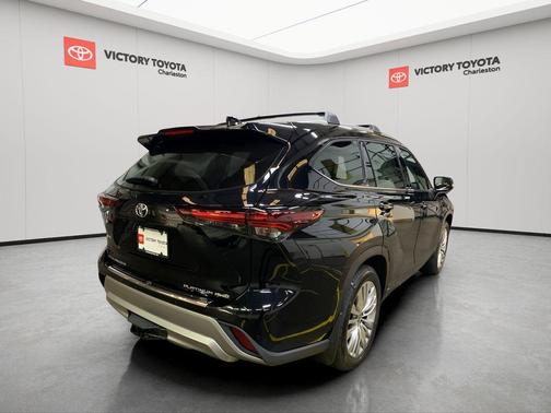 2025 Toyota Highlander Platinum