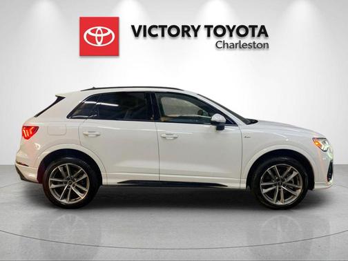 Glacier White Metallic 2024 Audi Q3 45 S line Premium Plus