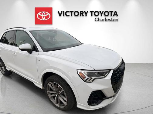Glacier White Metallic 2024 Audi Q3 45 S line Premium Plus