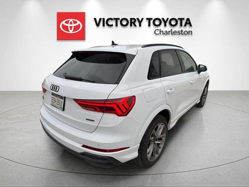Glacier White Metallic 2024 Audi Q3 45 S line Premium Plus