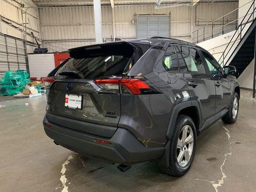 2021 Toyota RAV4 Hybrid XLE Premium
