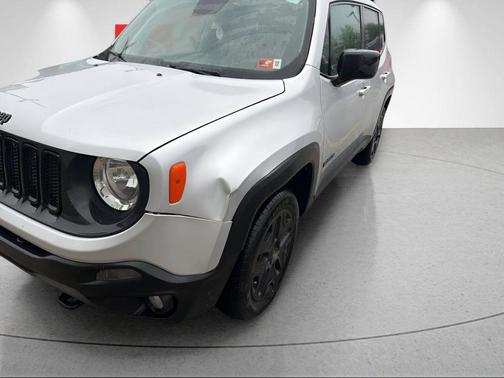 Glacier Metallic 2018 Jeep Renegade Upland