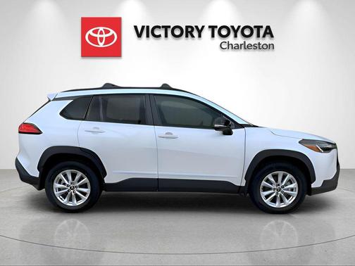 2025 Toyota Corolla Cross LE