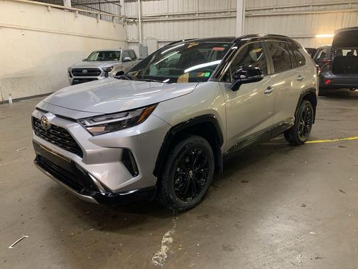 2025 Toyota RAV4 Hybrid SE