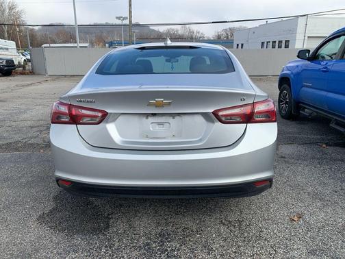 2021 Chevrolet Malibu FWD LT