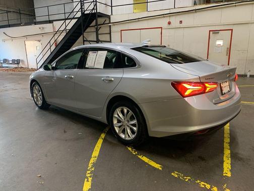 2021 Chevrolet Malibu FWD LT