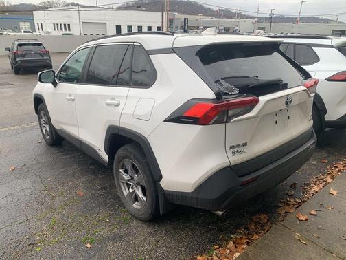 2023 Toyota RAV4 Hybrid XLE