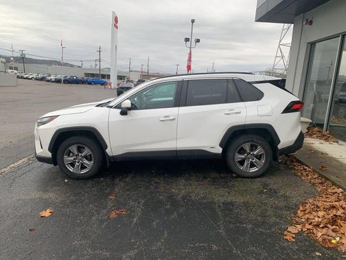 2023 Toyota RAV4 Hybrid XLE