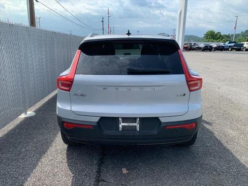 2021 Volvo XC40 T5 R-Design