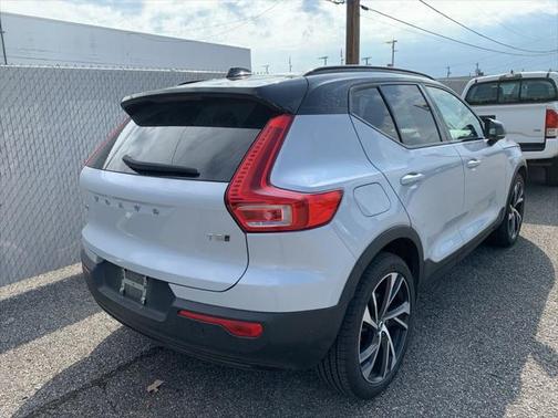 2021 Volvo XC40 T5 R-Design