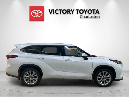 Wind Chill Pearl 2022 Toyota Highlander Limited