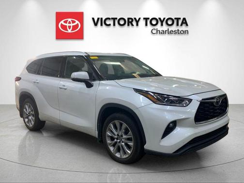 Wind Chill Pearl 2022 Toyota Highlander Limited