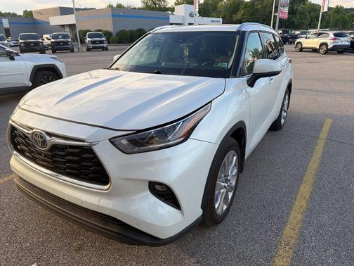 Wind Chill Pearl 2022 Toyota Highlander Limited