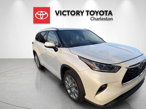 Wind Chill Pearl 2022 Toyota Highlander Limited