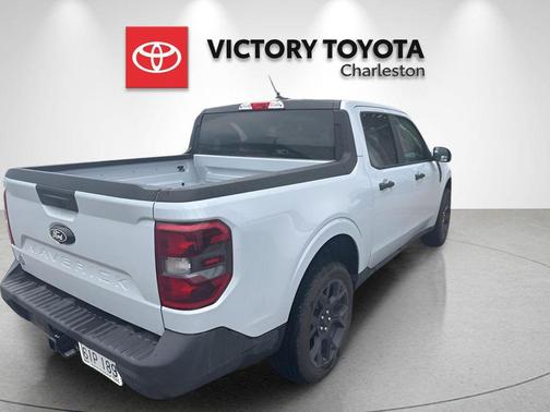Space White Metallic 2025 Ford Maverick XLT