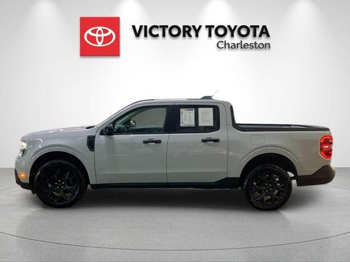 Space White Metallic 2025 Ford Maverick XLT