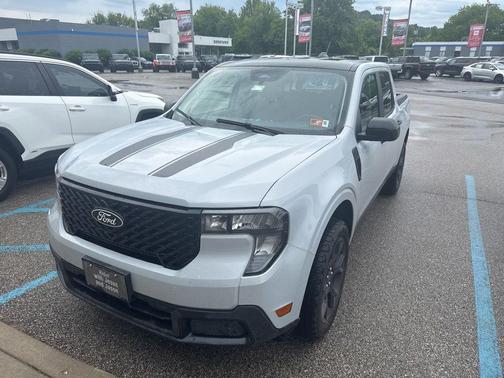 Space White Metallic 2025 Ford Maverick XLT