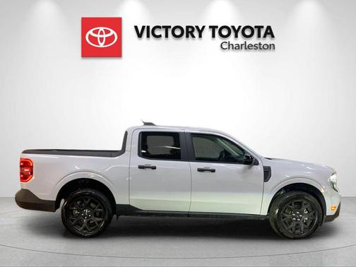 Space White Metallic 2025 Ford Maverick XLT