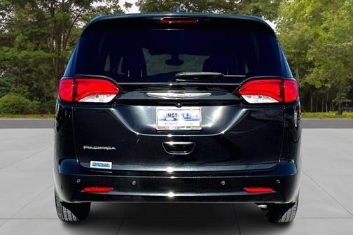 2017 Chrysler Pacifica LX