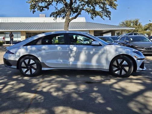 2025 Hyundai IONIQ 6 SE