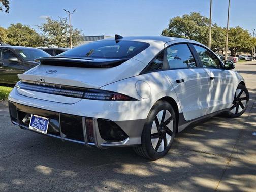 2025 Hyundai IONIQ 6 SE