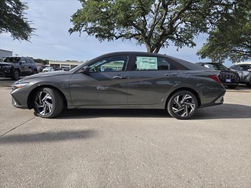 2025 Hyundai ELANTRA Sport