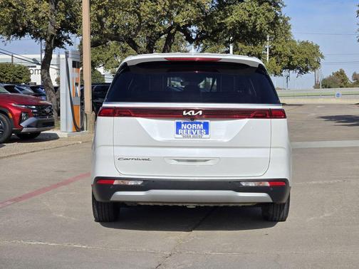 2022 Kia Carnival LXS