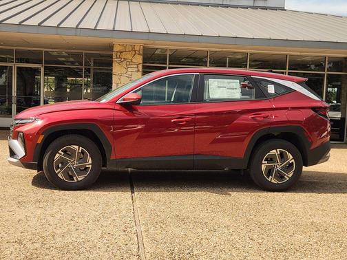 Ultimate Red 2026 Hyundai TUCSON Hybrid Blue SE
