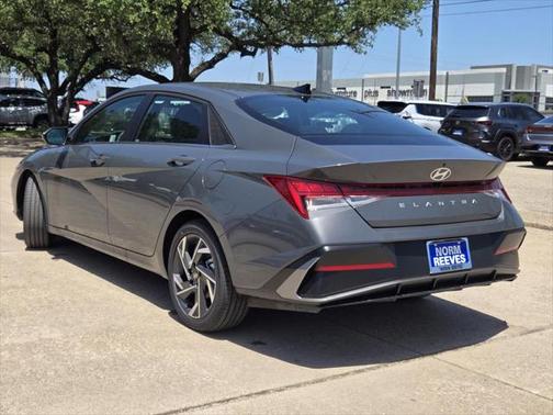 2025 Hyundai ELANTRA SEL