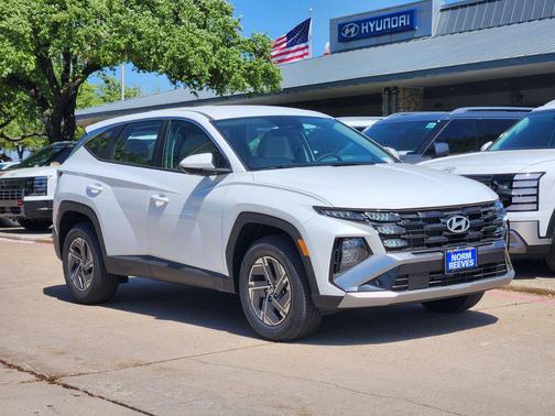 Creamy White Pearl 2026 Hyundai TUCSON Hybrid Blue SE