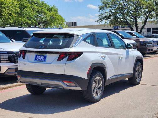 Creamy White Pearl 2026 Hyundai TUCSON Hybrid Blue SE