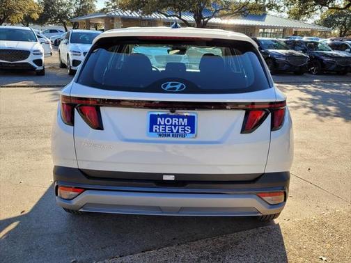 2025 Hyundai TUCSON SE