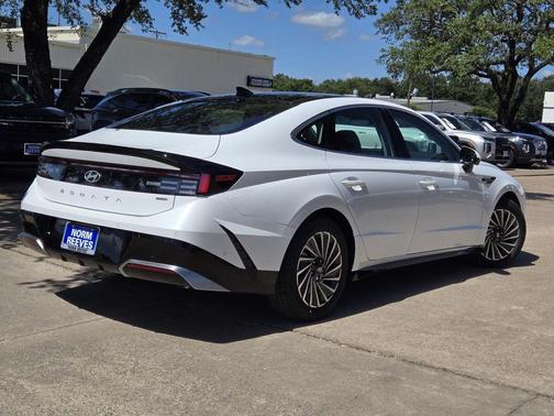 2025 Hyundai SONATA Hybrid Limited